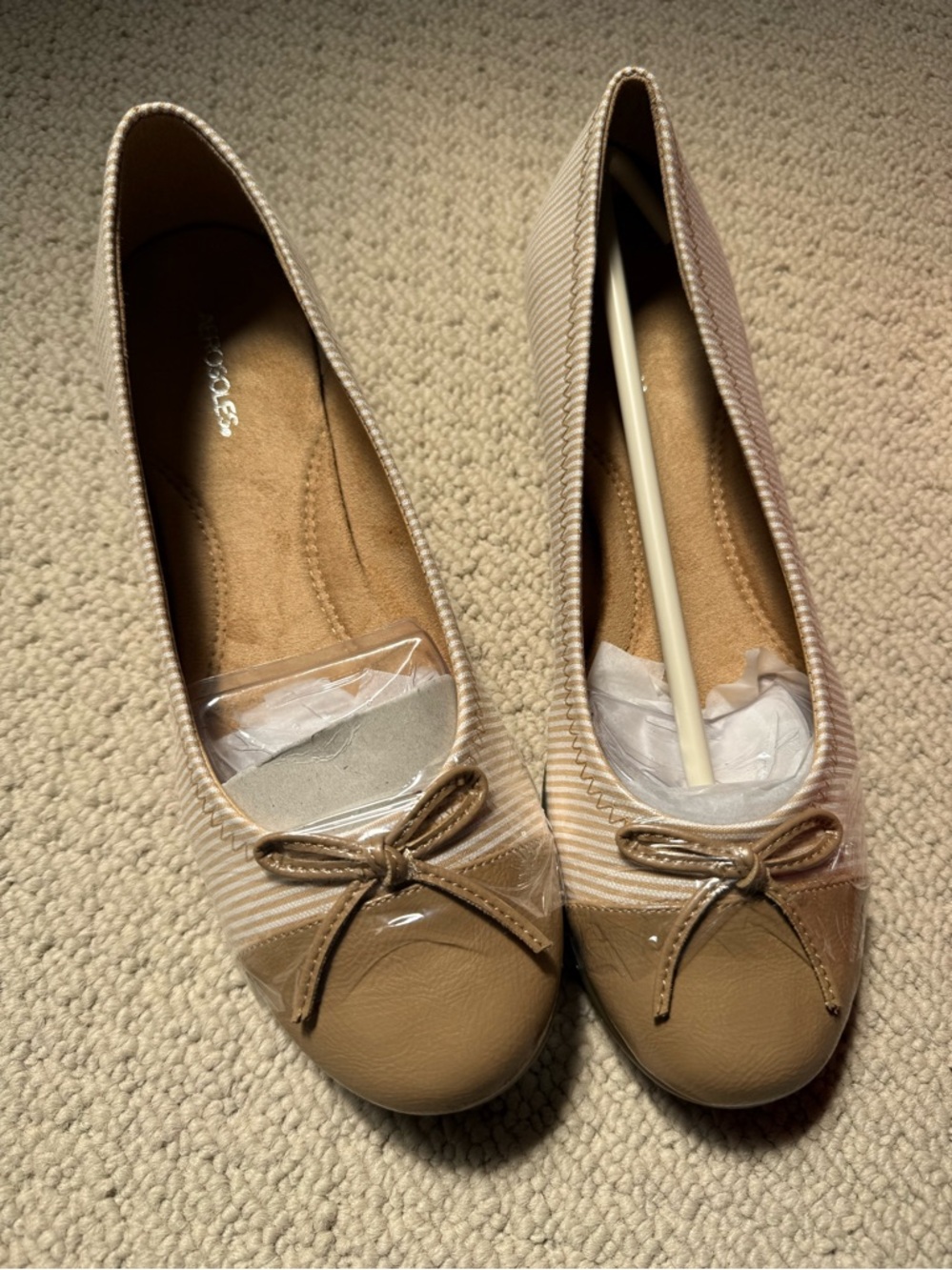 Aerosoles Bectify white and tan Ballet Flats